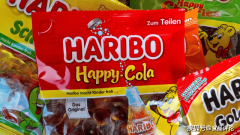 也正在选购进口食物时